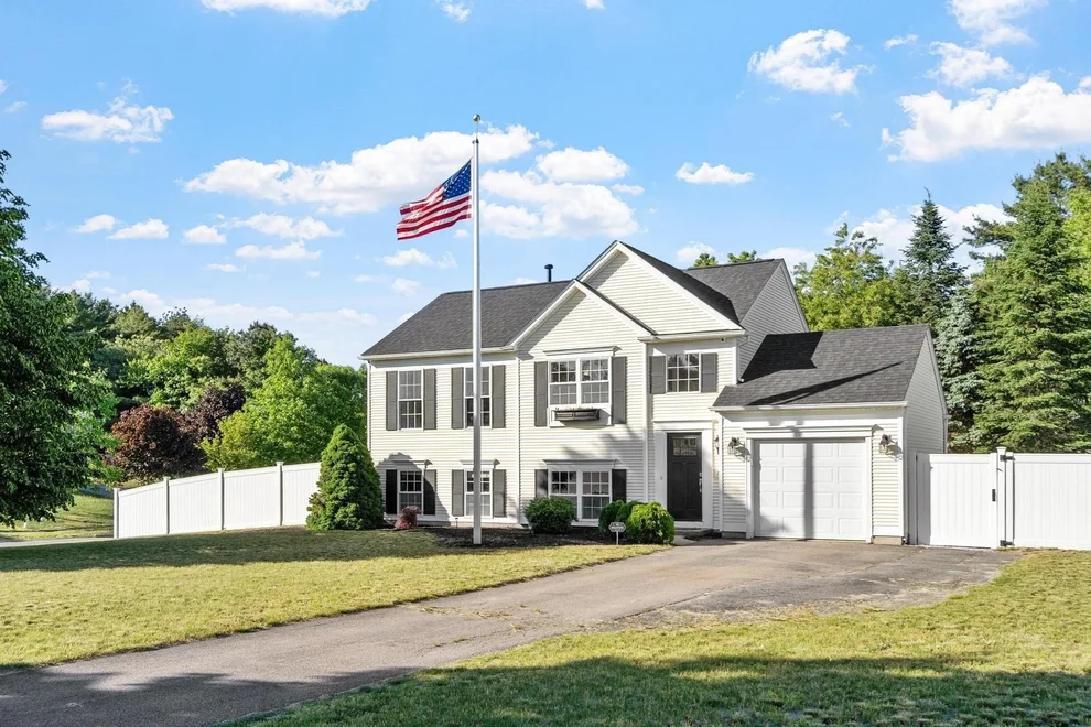 Unit for sale at 131 Nathan Ln, Plymouth, MA 02360