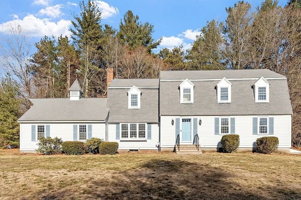 Unit for sale at 16 Minehan Ln, Marlborough, MA 01752