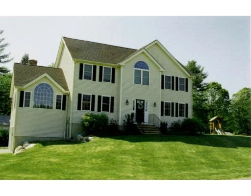 Unit for sale at 2 Richard Way, Littleton, MA 01460