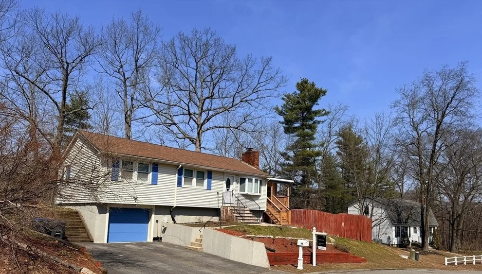 Unit for sale at 86 Comet Rd, Methuen, MA 01844