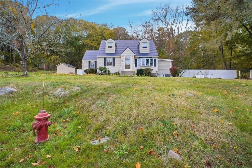 Unit for sale at 18 Mumford Rd, Sutton, MA 01590
