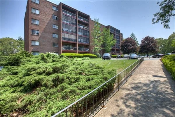 Unit for sale at 2 Summit Drive, Reading, MA 01867