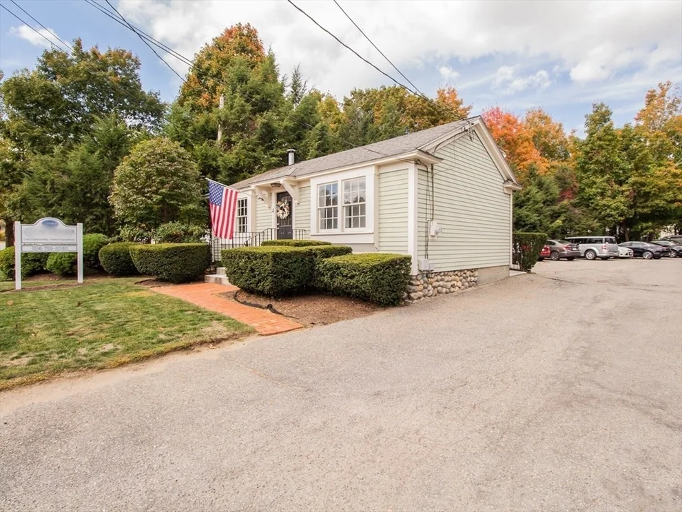 Unit for sale at 4 Boyden Rd, Holden, MA 01520