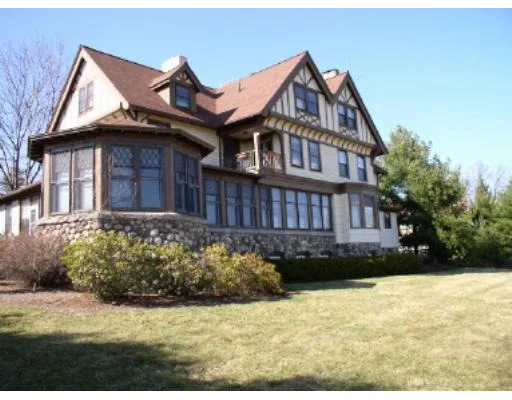 Unit for sale at 76 Bancroft St, Auburn, MA 01501