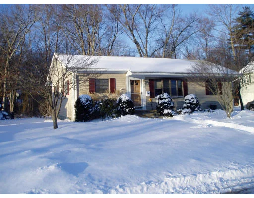 Unit for sale at 38 Red Jacket Rd, Weymouth, MA 02190