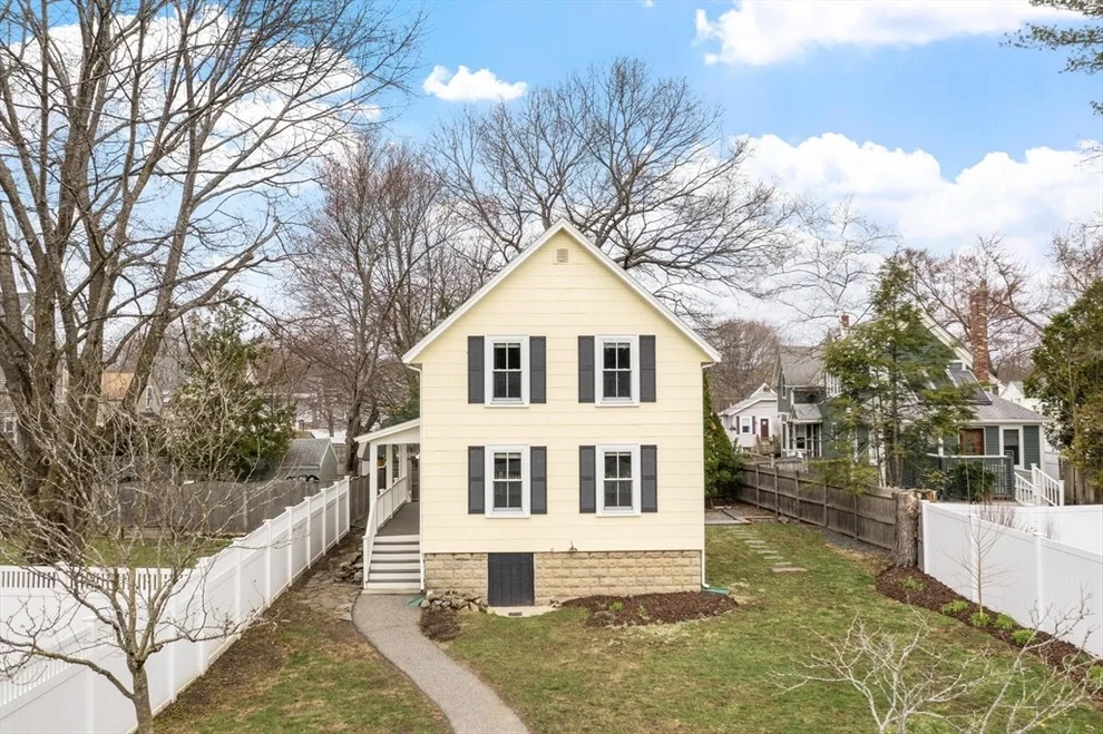 Unit for sale at 2 Lakeview Ave, Reading, MA 01867