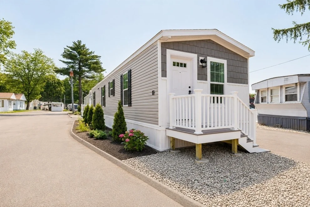 Unit for sale at 1346 Newport Ave, Attleboro, MA 02703