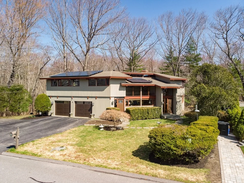 Unit for sale at 5 Joseph Comee Rd, Lexington, MA 02420