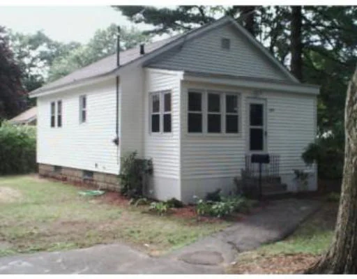 Unit for sale at 184 Monrovia Street, Springfield, MA 01104
