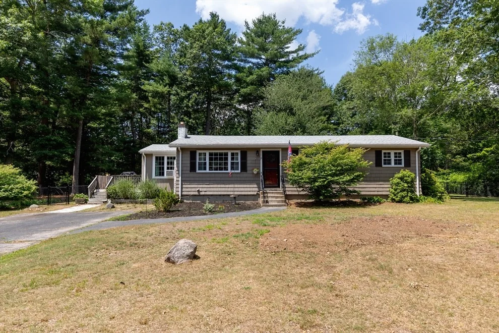 Unit for sale at 19 Brewster Ln, Hanover, MA 02339