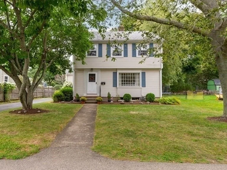 Unit for sale at 86 Union Street, Hamilton, MA 01982
