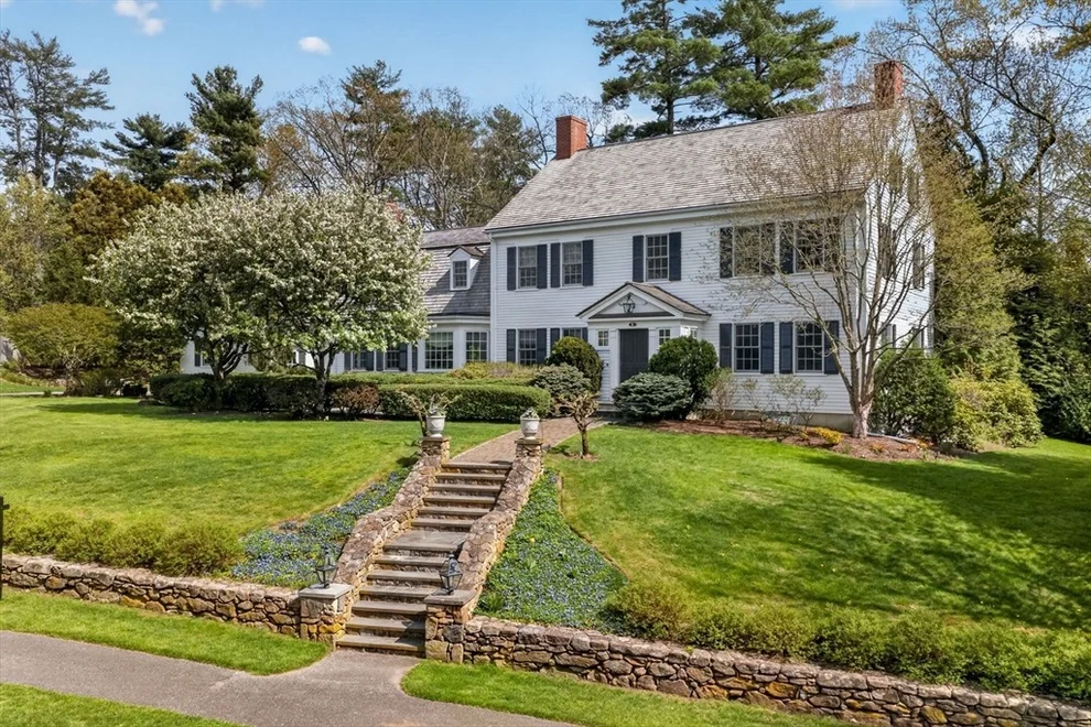 Unit for sale at 1 Buckingham Ter, Wellesley, MA 02482