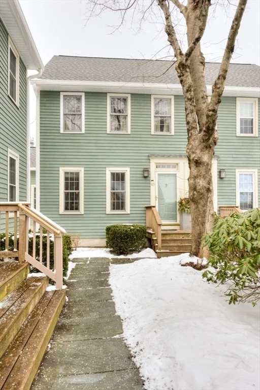 Unit for sale at 65 Brookdale Cir, Shrewsbury, MA 01545