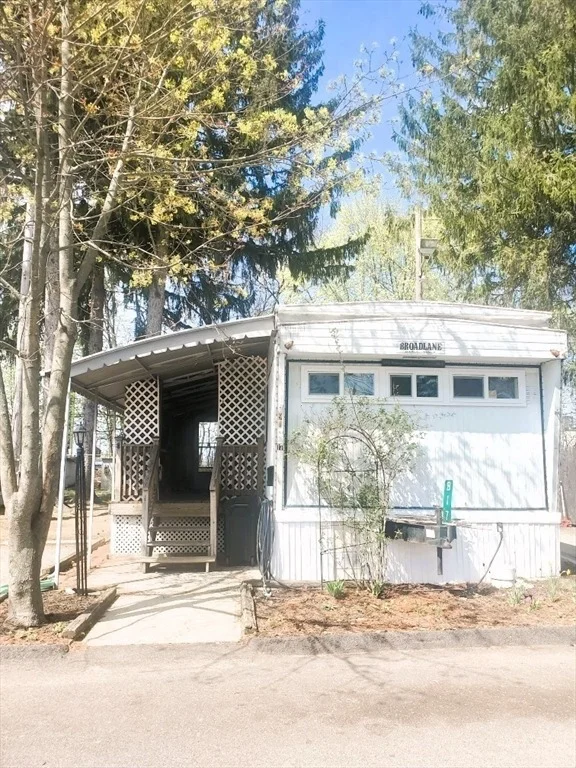 Unit for sale at 1346 Newport Ave., Attleboro, MA 02703
