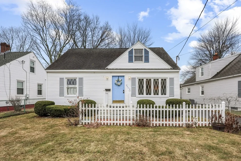 Unit for sale at 2408 Roosevelt Avenue, Springfield, MA 01104