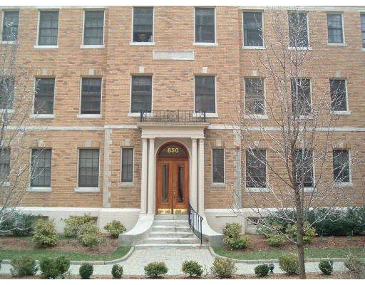 Unit for sale at 850 Mass Ave, Cambridge, MA 02139