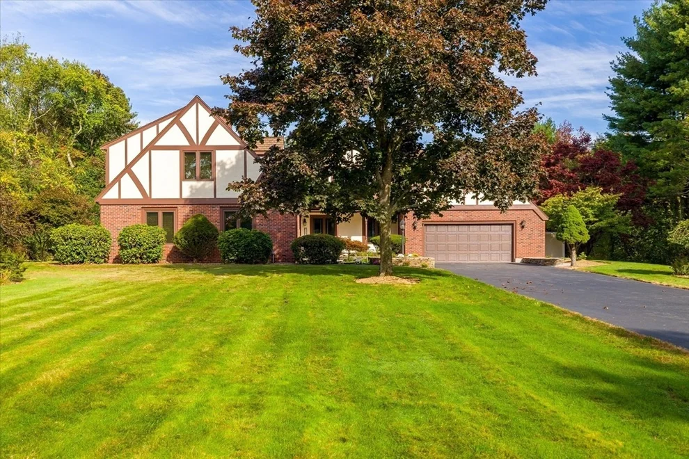 Unit for sale at 266 Gulf St, Shrewsbury, MA 01545