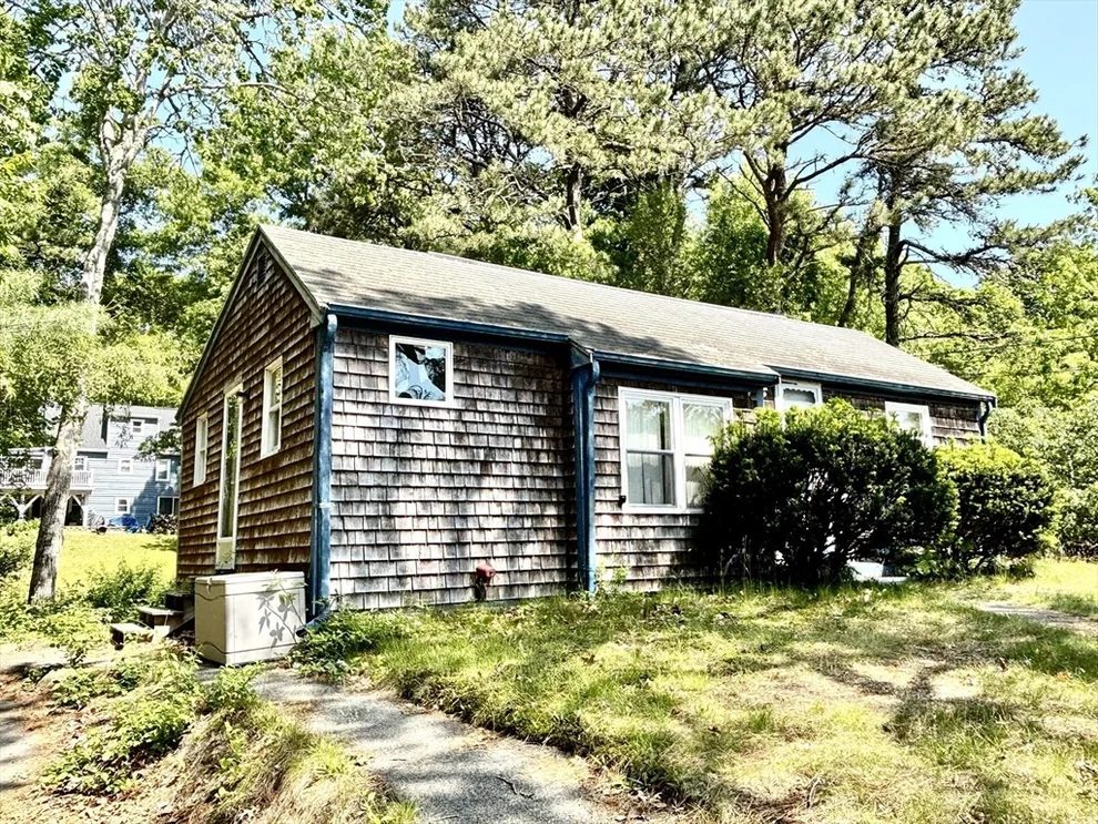 Unit for sale at 18 Cardinal Dr, Plymouth, MA 02360