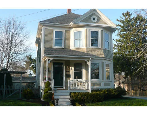 Unit for sale at 26 Lincoln St, Manchester, MA 01944