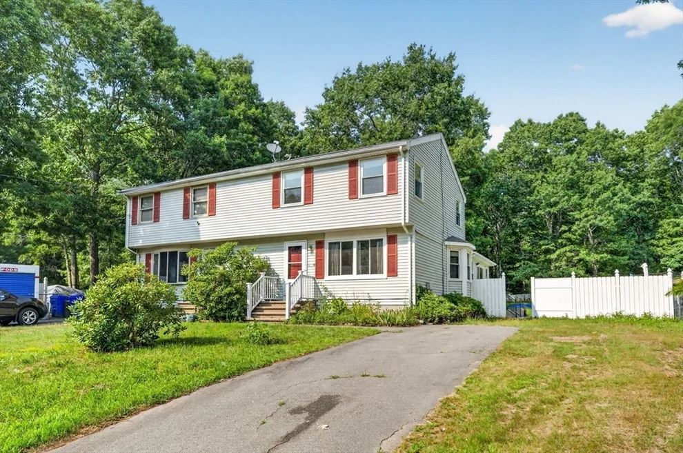 Unit for sale at 17 Pine Knoll Ln, Taunton, MA 02780