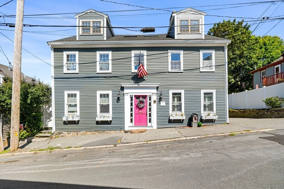 Unit for sale at 4 Cross, Marblehead, MA 01945