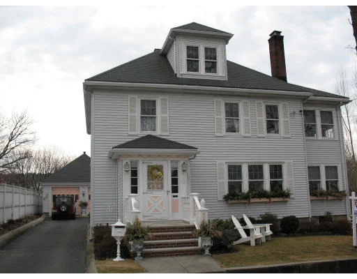 Unit for sale at 18 Summer St, Winchester, MA 01890