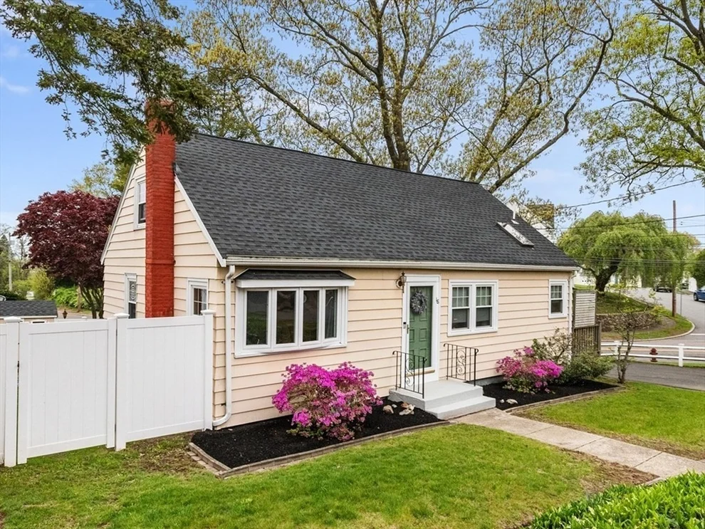Unit for sale at 18 Elizabeth Rd, Stoneham, MA 02180
