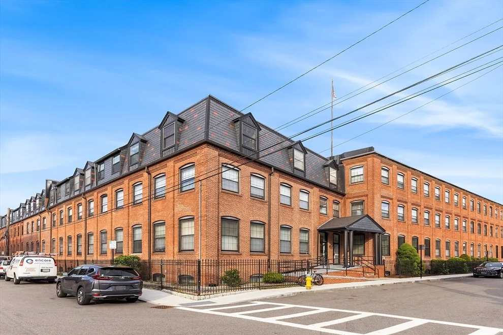 Unit for sale at 10 Weston Ave, Quincy, MA 02170