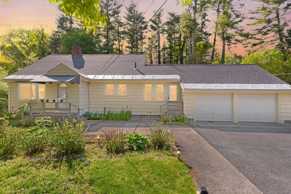 Unit for sale at 7 Marie Ave, Sharon, MA 02067