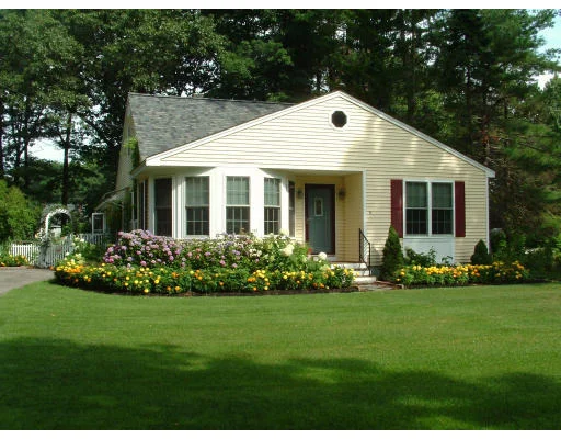 Unit for sale at 11 Coolidge Ave, Westford, MA 01886