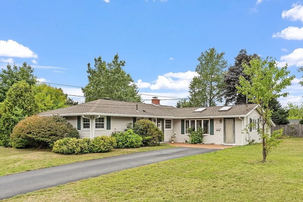 Unit for sale at 115 Richard Rd, Braintree, MA 02184