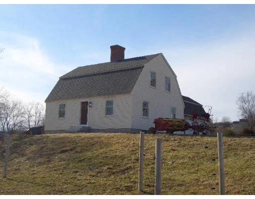 Unit for sale at 439 Lower Rd, Hardwick, MA 01037
