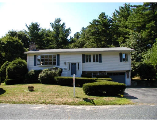 Unit for sale at 5 Joyce Rd, Framingham, MA 01701