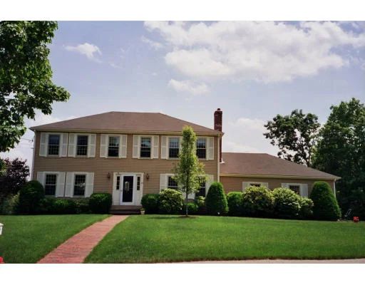 Unit for sale at 25 Beaverbrook Road, Norfolk, MA 02056
