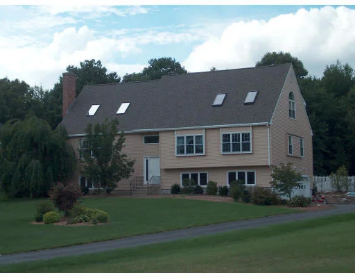 Unit for sale at 653 South St., Shrewsbury, MA 01545
