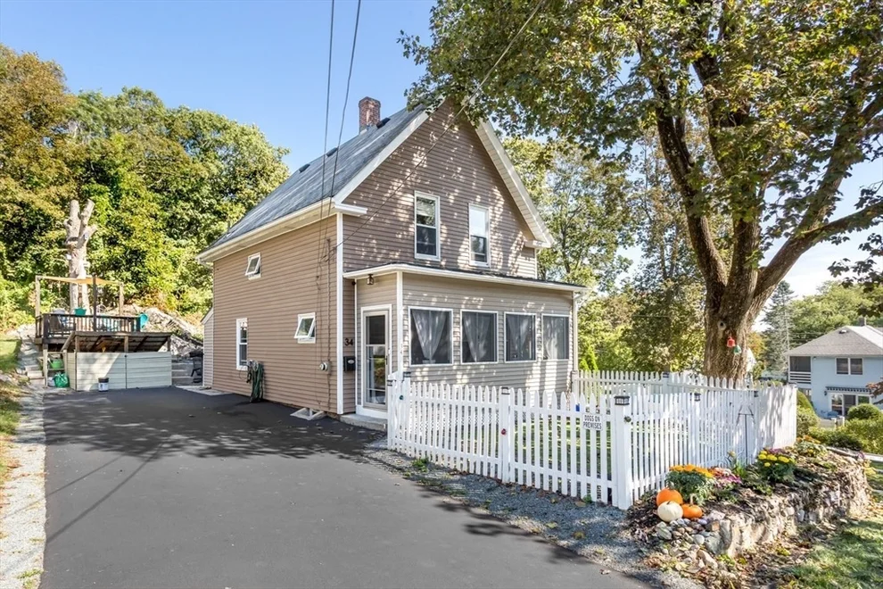Unit for sale at 34 Corbin St, Franklin, MA 02038