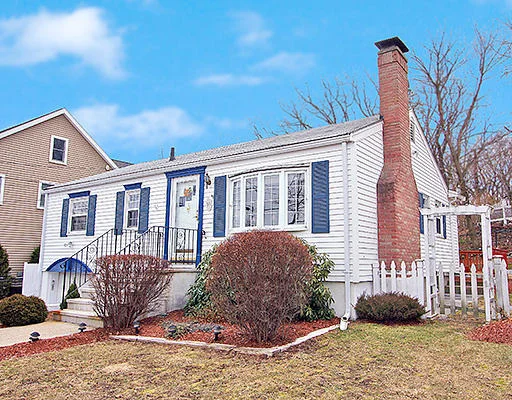 Unit for sale at 39 Lorraine Ter, Arlington, MA 02474