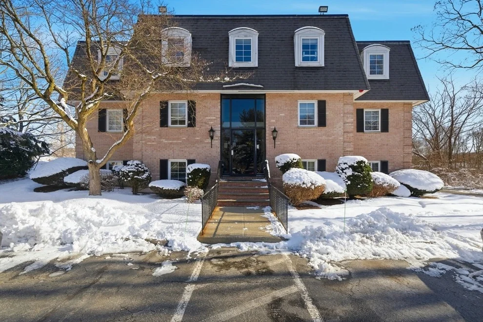 Unit for sale at 500 Northshore Rd, Peabody, MA 01960