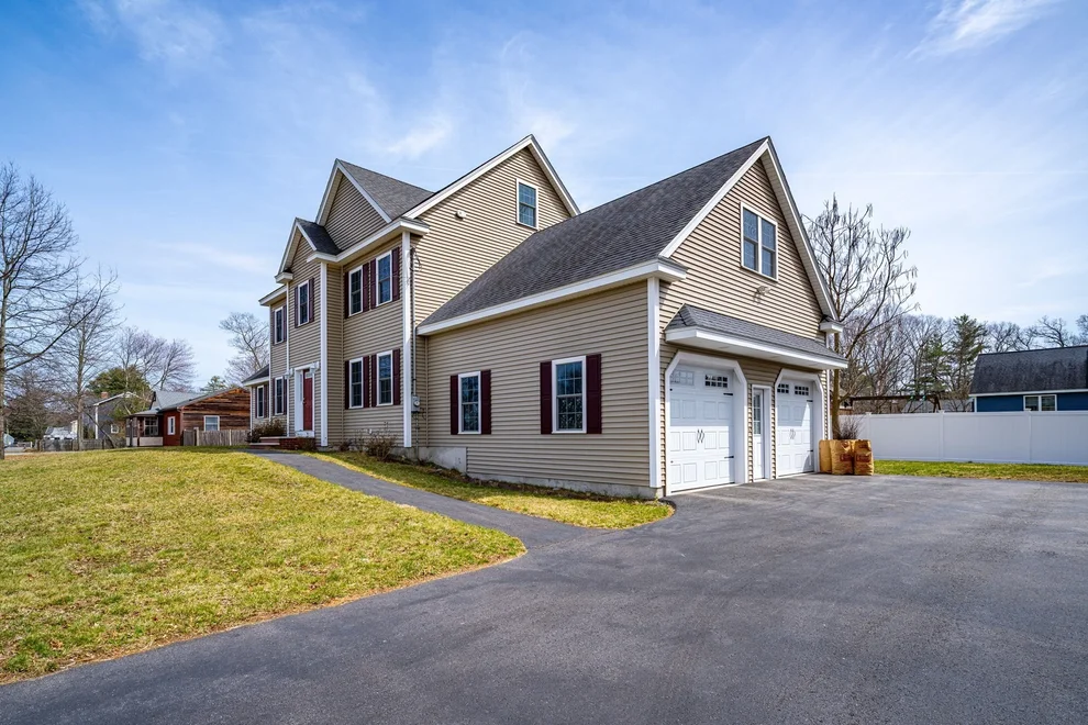 Unit for sale at 28. Woodlawn Ave, Billerica, MA 01821