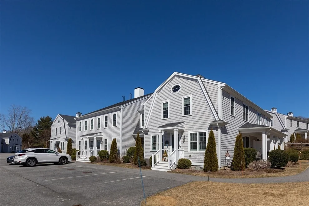 Unit for sale at 138 Elm Street, Kingston, MA 02364