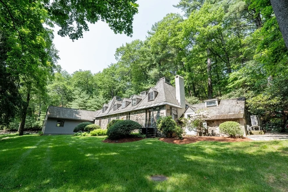 Unit for sale at 120 Church St, Weston, MA 02493