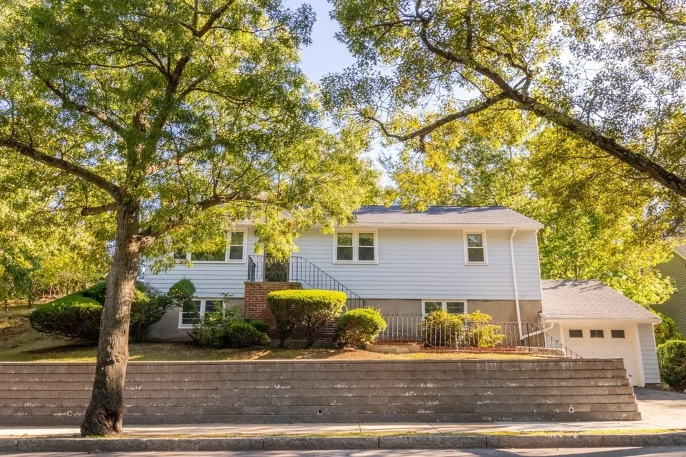 Unit for sale at 32 Vfw Pkwy, Boston, MA 02467