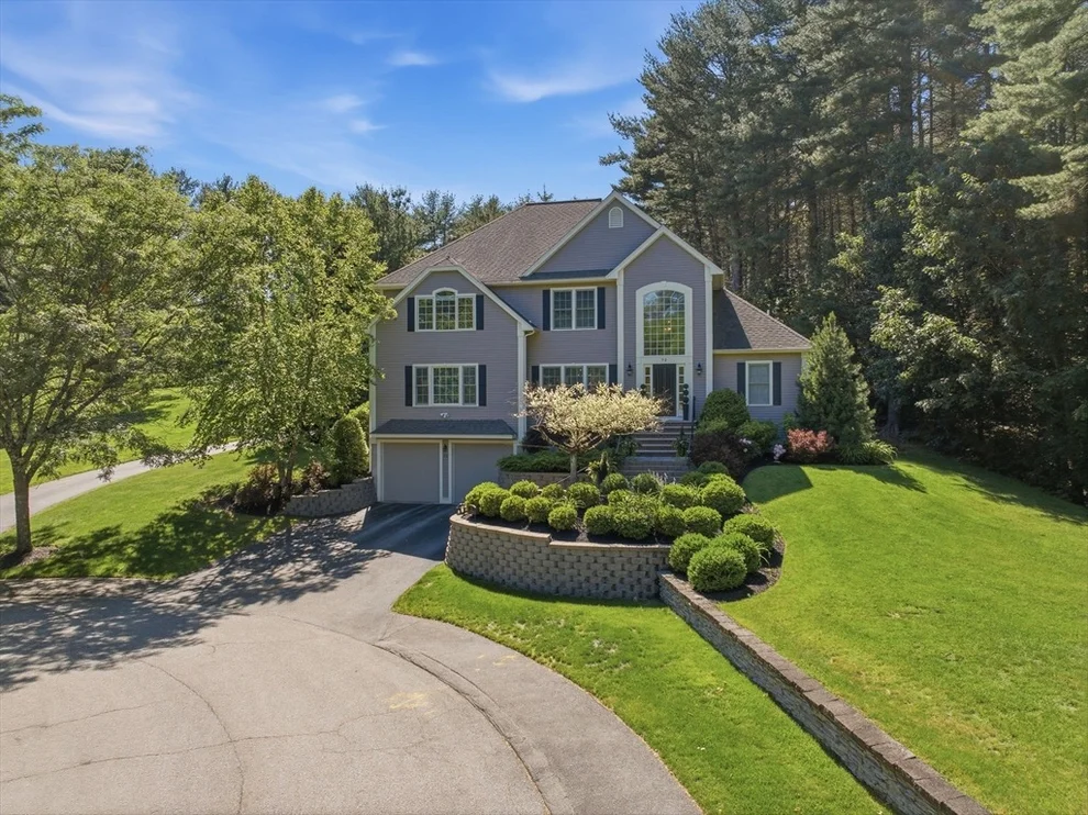 Unit for sale at 72 Sterling Ln, North Andover, MA 01845