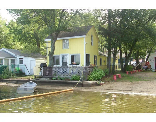 Unit for sale at 46 Woodbine Ave, Pembroke, MA 02359