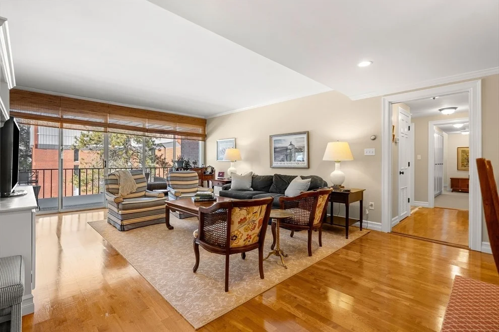 Unit for sale at 85 Grove St, Wellesley, MA 02482