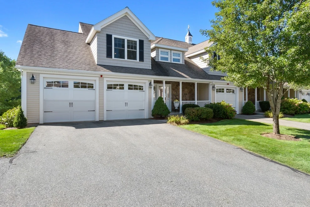 Unit for sale at 35 Peaslee Circle, Middleton, MA 01949