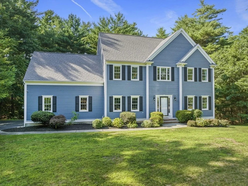 Unit for sale at 7 Hemlock St, Kingston, MA 02364