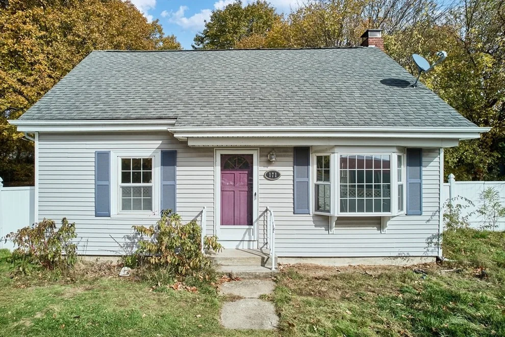 Unit for sale at 171 Mendon Road, Attleboro, MA 02703