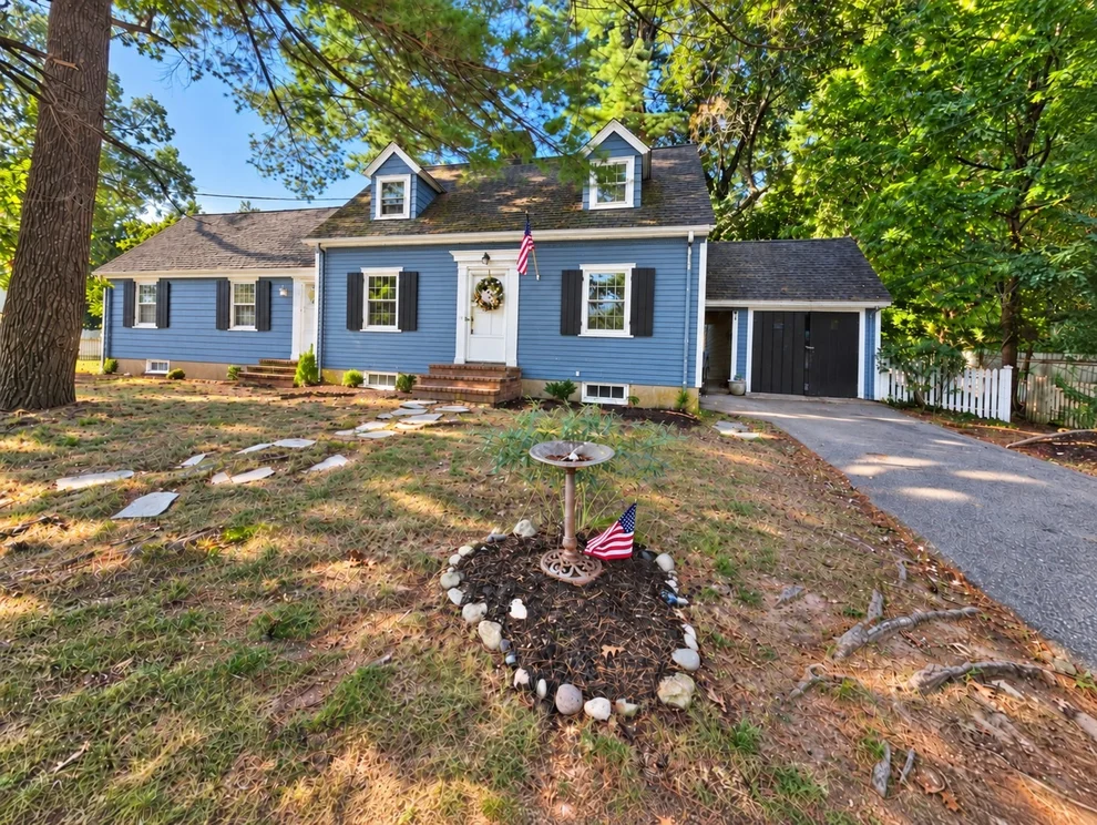Unit for sale at 11 Homestead Road, Lynnfield, MA 01940
