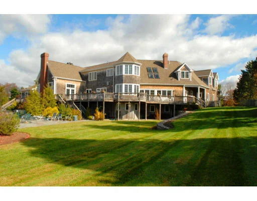 Unit for sale at 5 Pegan Lane, Natick, MA 01760